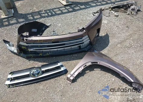 2019 Toyota Highlander Xle z USA, uszkodzony, nr VIN 5TDJZRFH3KS719612